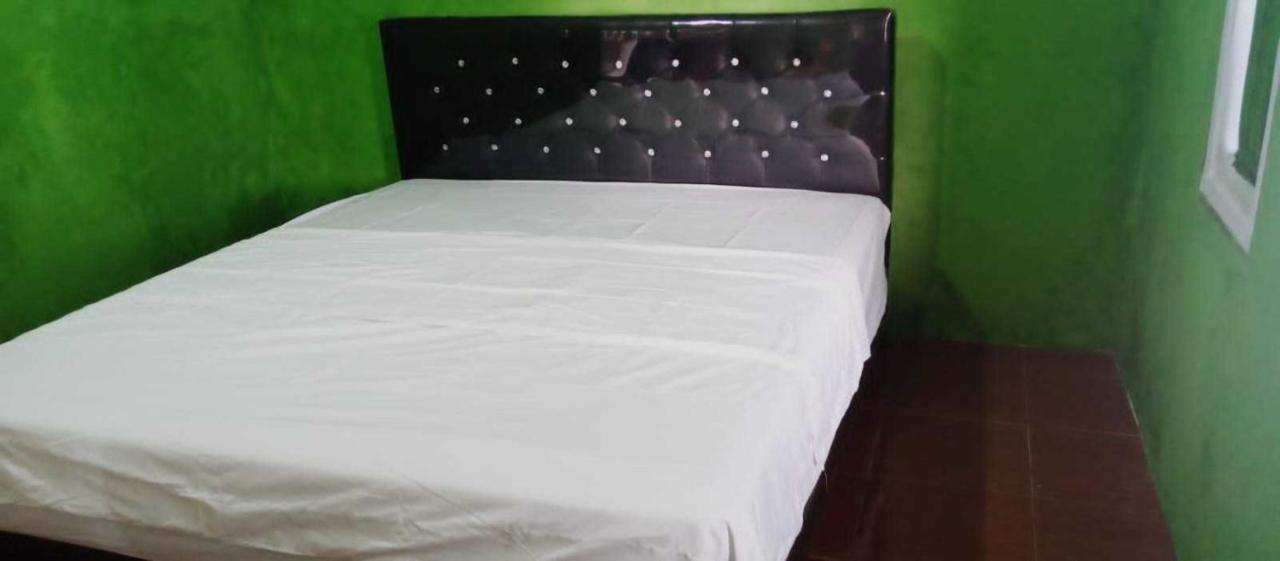Express O 91843 Bbs Villa Ciater 万隆 外观 照片